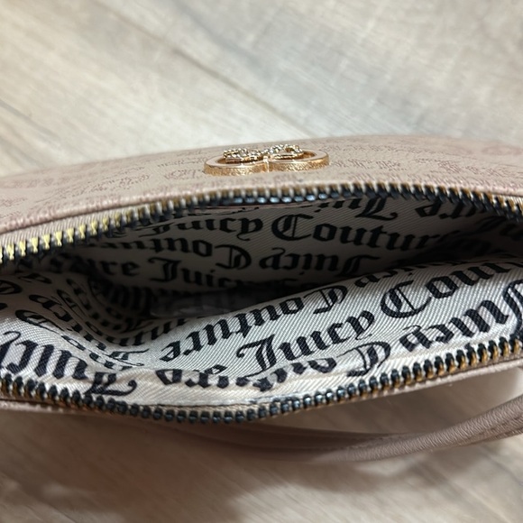 Juicy Couture Flawless Mini tan Wristlet Purse new without tags - Picture 10 of 12